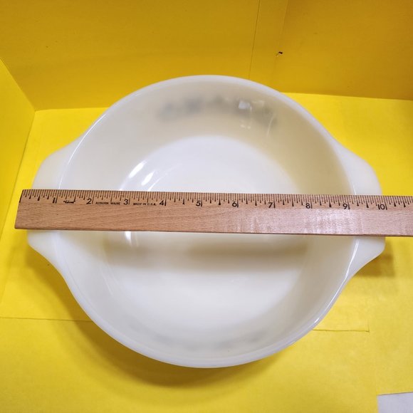 Fire King "Meadow Green" 1- 1/2qt. Round Casserole with Glass Lid Anchor Hocking - Picture 16 of 16